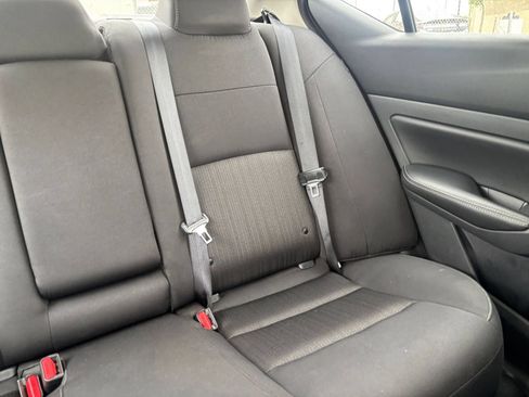 Used 2025 Nissan Altima 2.5 SV FWD image 37