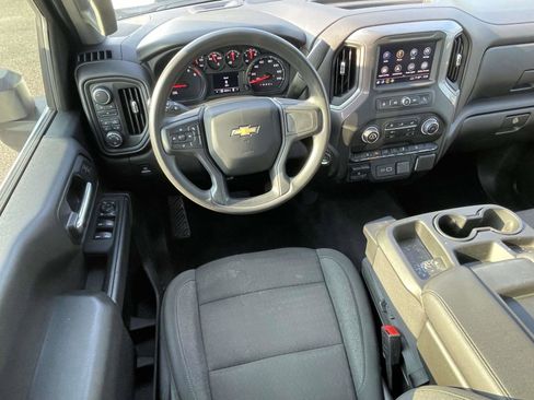 Used 2024 Chevrolet Silverado 2500 Custom w/ Custom Value Package image 18