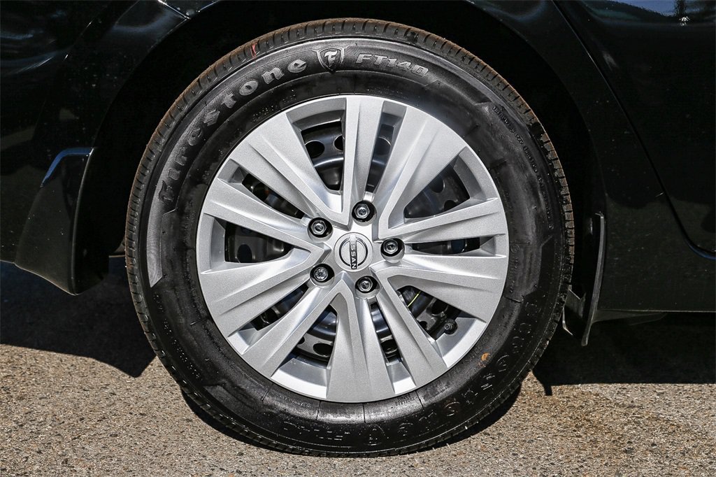 Used 2025 Nissan Sentra S FWD image 11