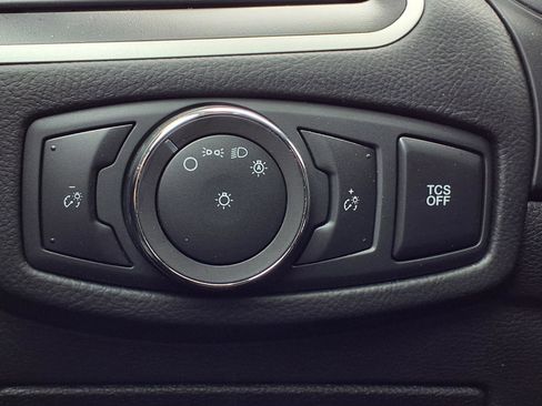 Used 2023 Ford Edge SEL image 17