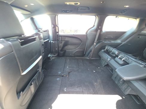 Used 2020 Chrysler Pacifica Touring-L Plus FWD image 16