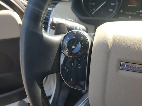 Used 2020 Land Rover Discovery SE AWD/4WD image 16