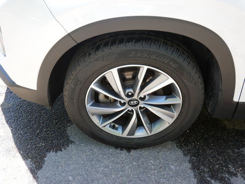 Used 2019 Hyundai Santa Fe Limited AWD/4WD image 9