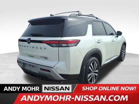 Used 2024 Nissan Pathfinder Platinum image 8