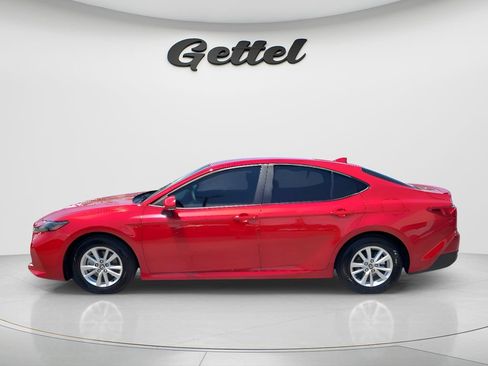Used 2025 Toyota Camry LE w/ Convenience Package FWD image 8