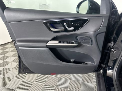 Certified 2025 Mercedes-Benz GLC 300 image 10