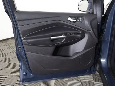 Used 2019 Ford Escape SE FWD image 19