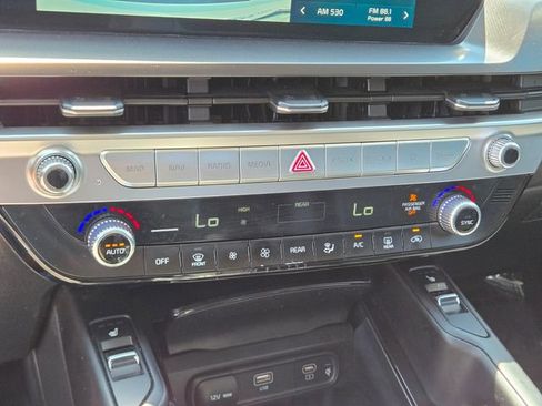 Used 2024 Kia Telluride S FWD image 30