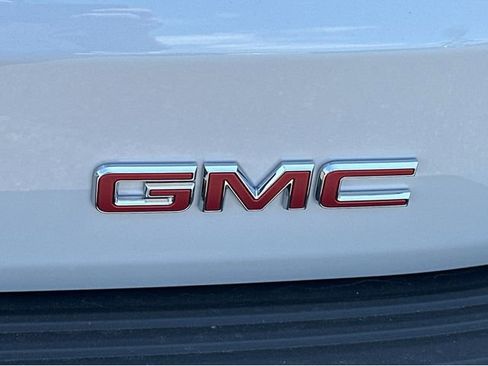 New 2026 GMC Yukon XL Denali w/ Sun & Power Step Package AWD/4WD image 9