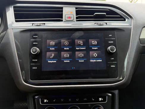 Used 2019 Volkswagen Tiguan S FWD image 25