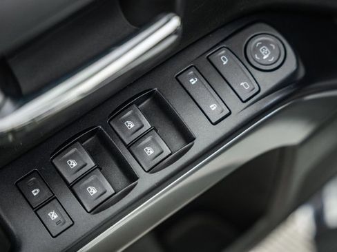 Used 2018 Chevrolet Silverado 1500 LT w/ LT Eassist Package image 36