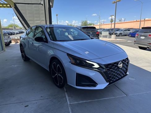 Used 2023 Nissan Altima 2.5 SR image 10