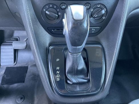 Used 2017 Ford Transit Connect XL image 12