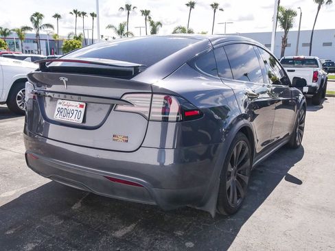 Used 2022 Tesla Model X Plaid image 10