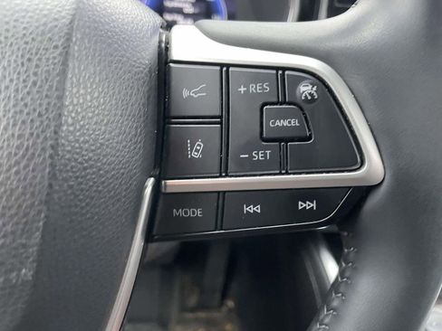Used 2023 Toyota Highlander Platinum image 35