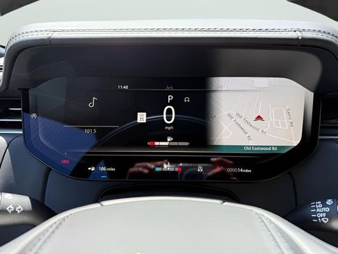 New 2025 Land Rover Range Rover Long Wheelbase SE image 23