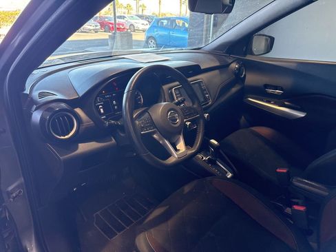 Used 2020 Nissan Kicks SR w/ Exterior Package image 17