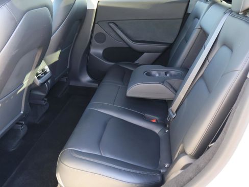 Used 2023 Tesla Model Y Long Range image 17