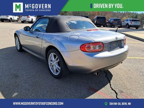 Used 2010 MAZDA MX-5 Miata Sport RWD image 5