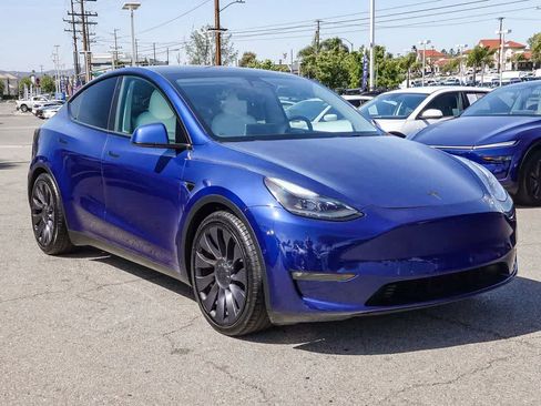 Used 2021 Tesla Model Y Performance AWD/4WD image 3