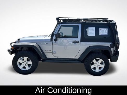 Used 2017 Jeep Wrangler Sport AWD/4WD image 3