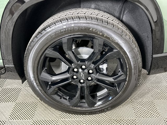 New 2027 Chevrolet Traverse RS w/ LPO, Floor Liner Package FWD image 35