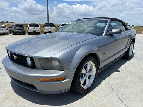 Used 2007 Ford Mustang GT RWD image 10