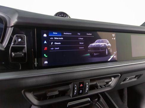 New 2026 Porsche Cayenne S image 24