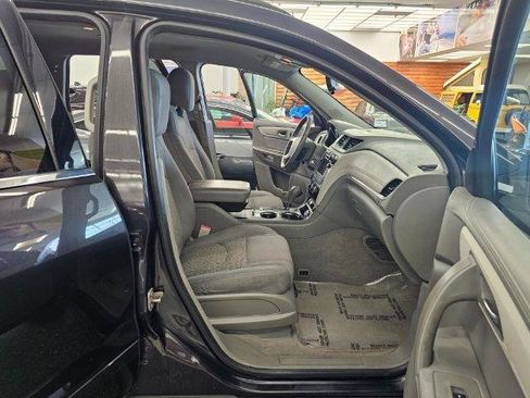 Used 2016 Chevrolet Traverse LT w/ Style and Technology Package FWD image 10