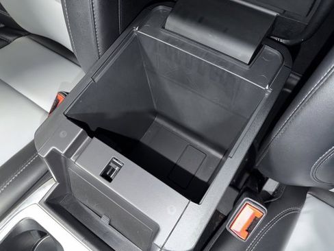 Used 2023 Ford Explorer XLT w/ Equipment Group 202A image 20