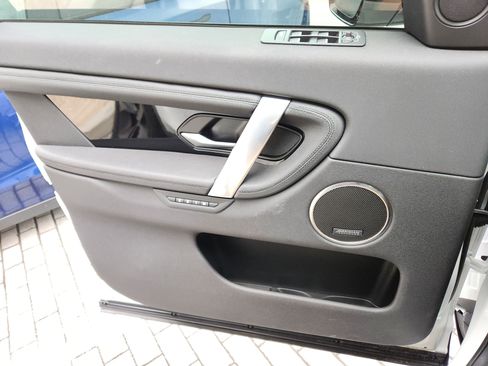 Certified 2023 Land Rover Discovery Sport SE image 25