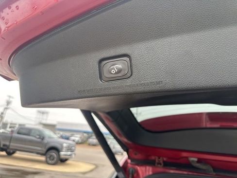 Used 2019 Ford Explorer XLT w/ Equipment Group 202A FWD image 22