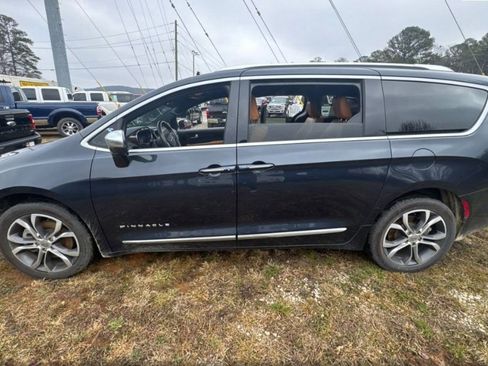 Used 2021 Chrysler Pacifica Pinnacle image 6