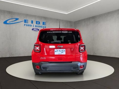 Used 2023 Jeep Renegade Latitude w/ Premium Group AWD/4WD image 12