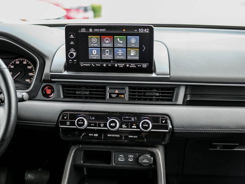 Certified 2024 Honda Pilot Touring image 18