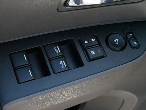 Used 2015 Honda Odyssey EX-L image 18
