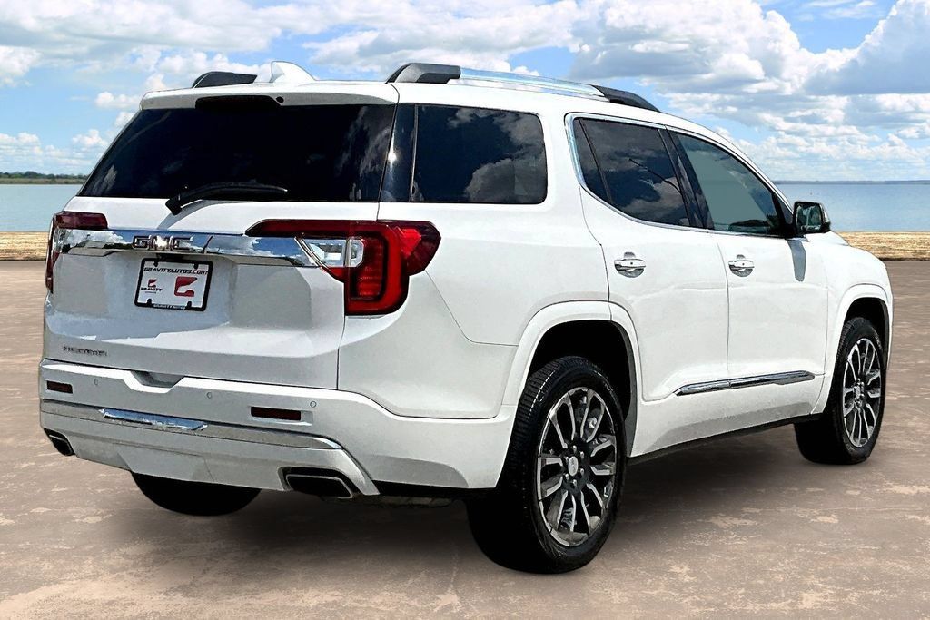 Used 2020 GMC Acadia Denali w/ Technology Package FWD image 4