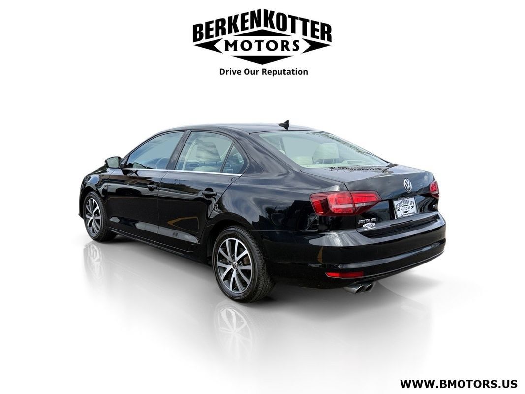 Used 2017 Volkswagen Jetta SE FWD image 5