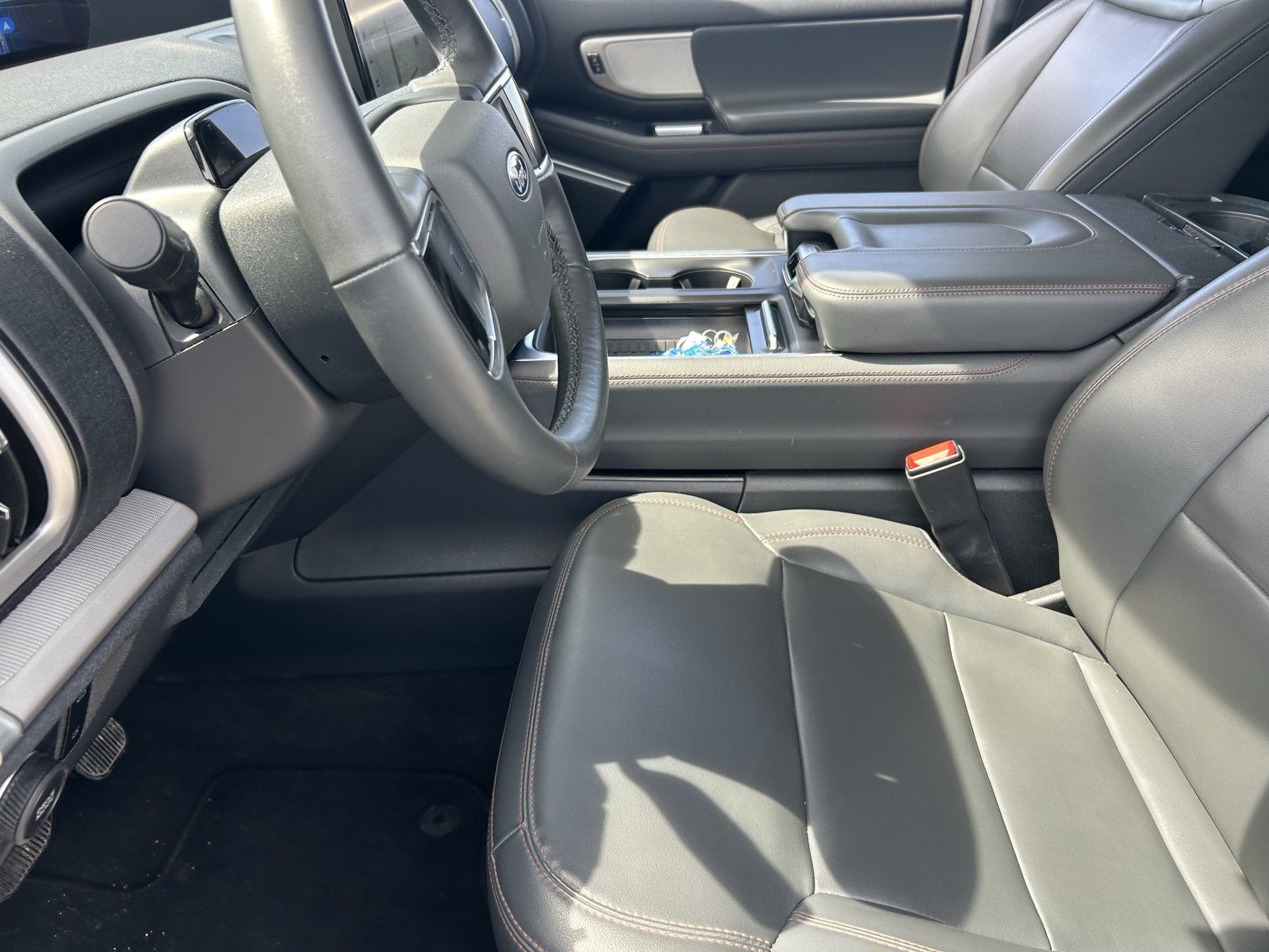 Used 2025 Ford Expedition Max Active AWD/4WD image 15
