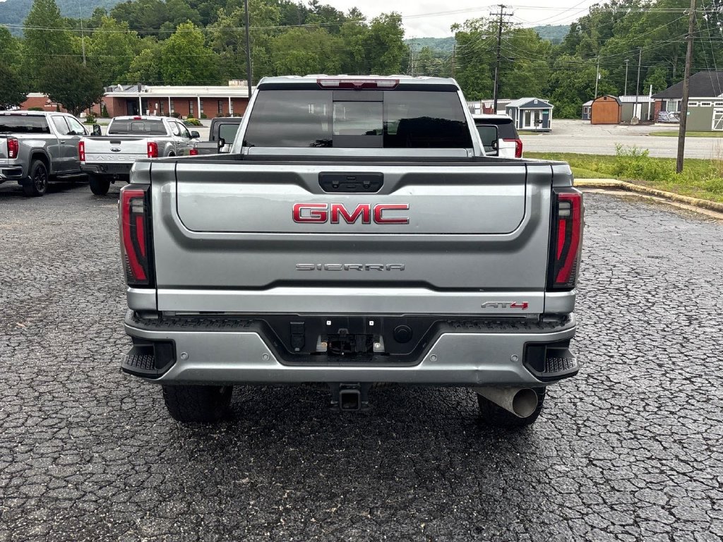 Used 2024 GMC Sierra 2500 AT4 w/ AT4 Preferred Package AWD/4WD image 6