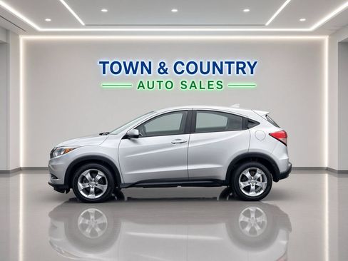 Used 2016 Honda HR-V LX image 2