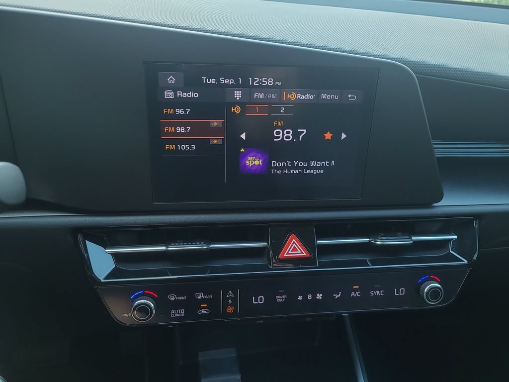 Used 2025 Kia Niro LX FWD image 19