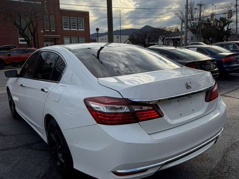 Used 2017 Honda Accord LX image 3