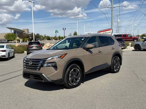 Used 2024 Nissan Rogue SV w/ SV Premium Package AWD/4WD image 1