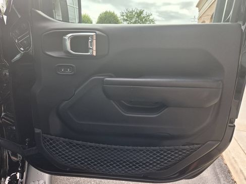 Used 2021 Jeep Wrangler Sport AWD/4WD image 27