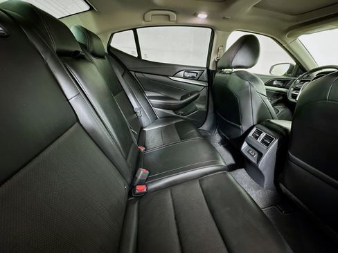 Used 2019 Nissan Maxima 3.5 SL w/ Floor Mat Group FWD image 26