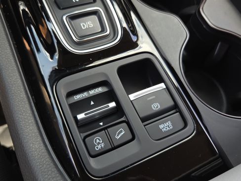 Certified 2025 Honda Pilot EX-L image 23