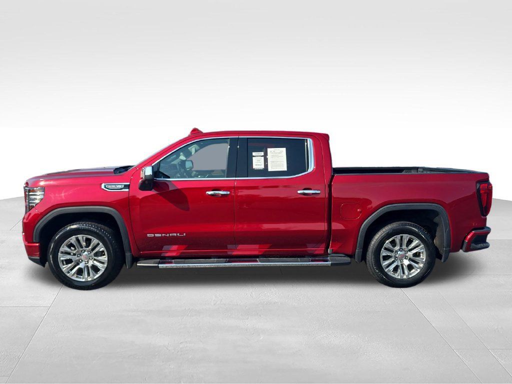 Used 2022 GMC Sierra 1500 Denali w/ Technology Package AWD/4WD image 2