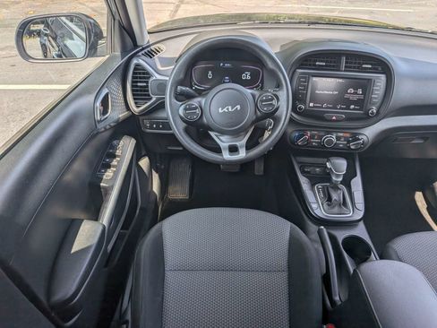 Used 2024 Kia Soul LX w/ Option Group 015 FWD image 15