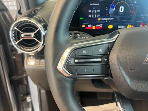 Certified 2025 Chevrolet Equinox LT AWD/4WD image 13